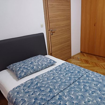 Apartment Neva Split With Free Private Parking Space Exterior photo