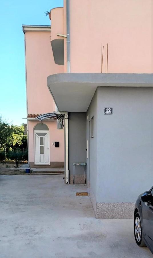 Apartment Neva Split With Free Private Parking Space Exterior photo